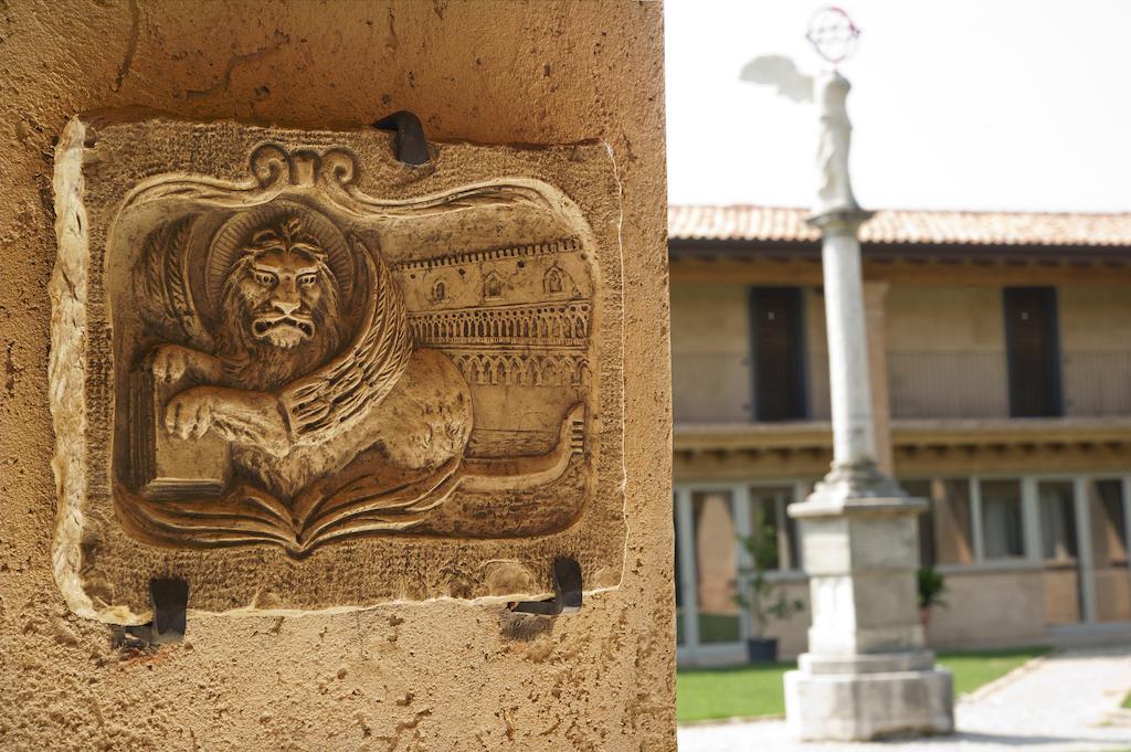 Corte Breda, Agriturismo Bed&Breakfast Chiari Exterior photo